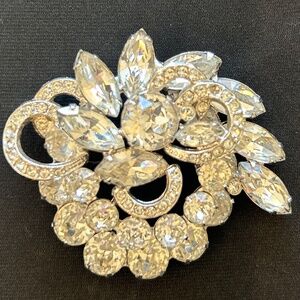 VINTAGE EISENBERG Clear Crystal Rhinestone Brooch Pin
